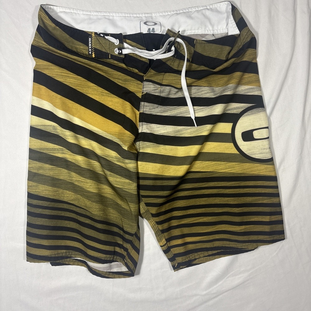 Oakley Board Shorts Mens 44 Black Yellow Swim Surf Back Zipped Pocket